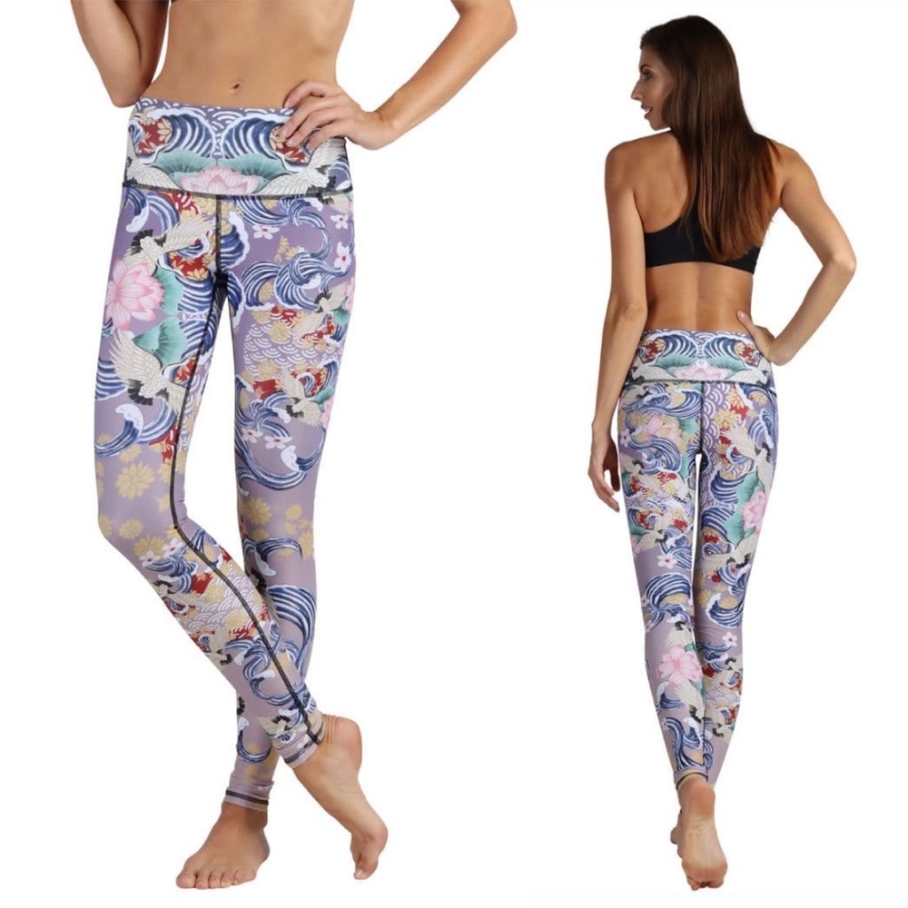 BNWOT Yoga Democracy Zen Water Garden Printed Yoga Leggings. Size Small.